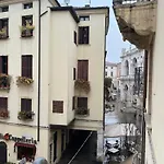 Il Campanile شقة