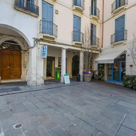 Il Campanile * فيتشنزا